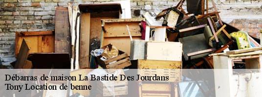 Débarras de maison la-bastide-des-jourdans-84240 Tony Location de benne